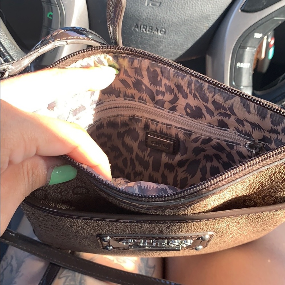 Guess purse - Picture 3 of 4